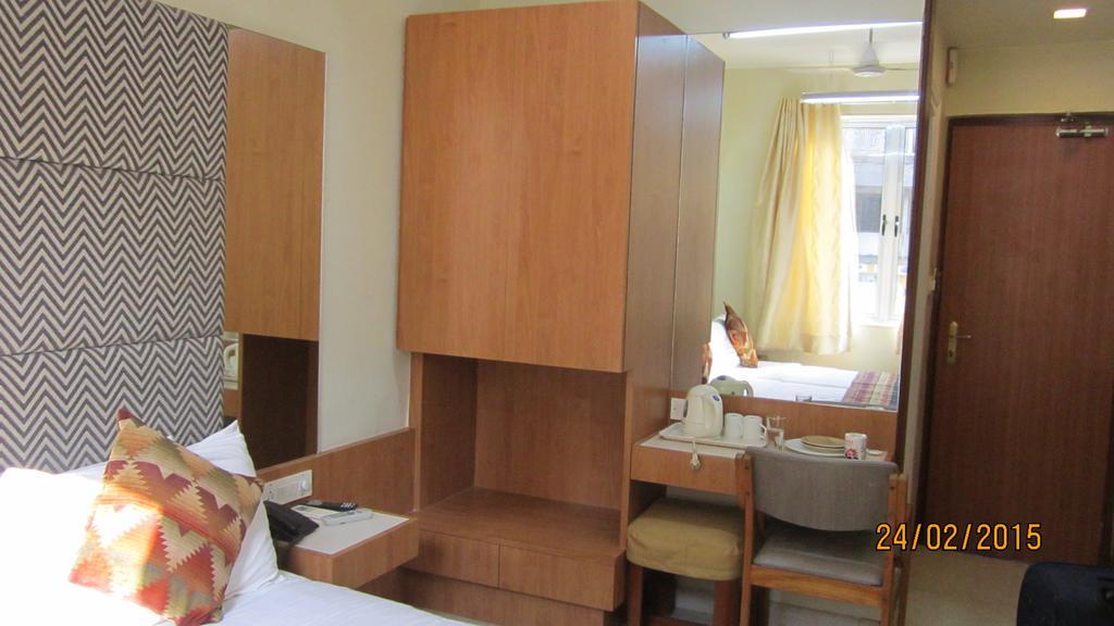 Empire Hotel Мумбай Стая снимка